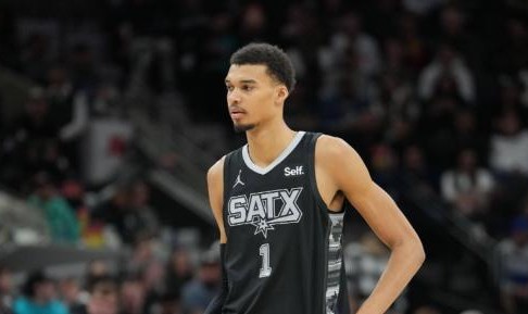 星空体育平台-天赋对决力压字母哥！文班虽好 马刺仍需积极补强