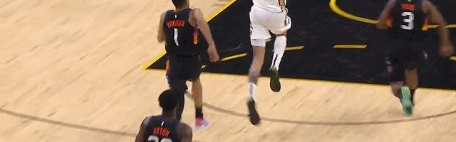 星空体育-布克遭遇腿筋拉伤 复出时间或将影响季后赛格局