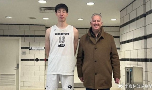 星空体育-夺冠+MVP！中国男篮18岁2米15新星崛起闪耀：曾单场轰30+8真猛|斯楠|世预赛|胡金秋|郇斯楠|篮板_新浪体育_新浪新闻