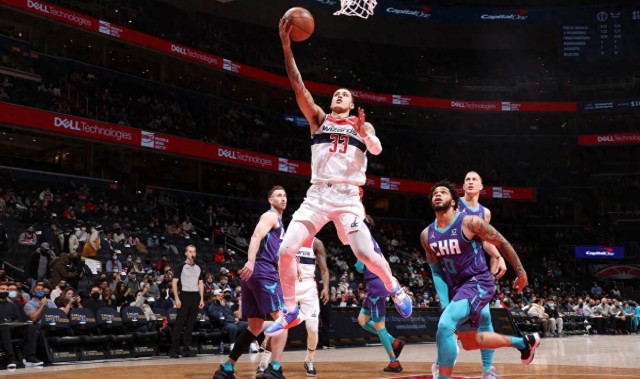 星空体育平台-坑完独行侠，又想坑奇才！2年仅打71场比赛，成NBA第一“玻璃人”