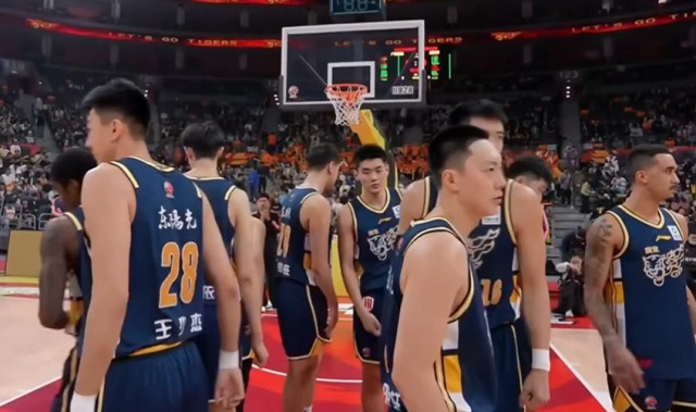 星空体育平台-胡明轩末节11分，广东4连胜登顶，北京重返前四，CBA最新排名如下